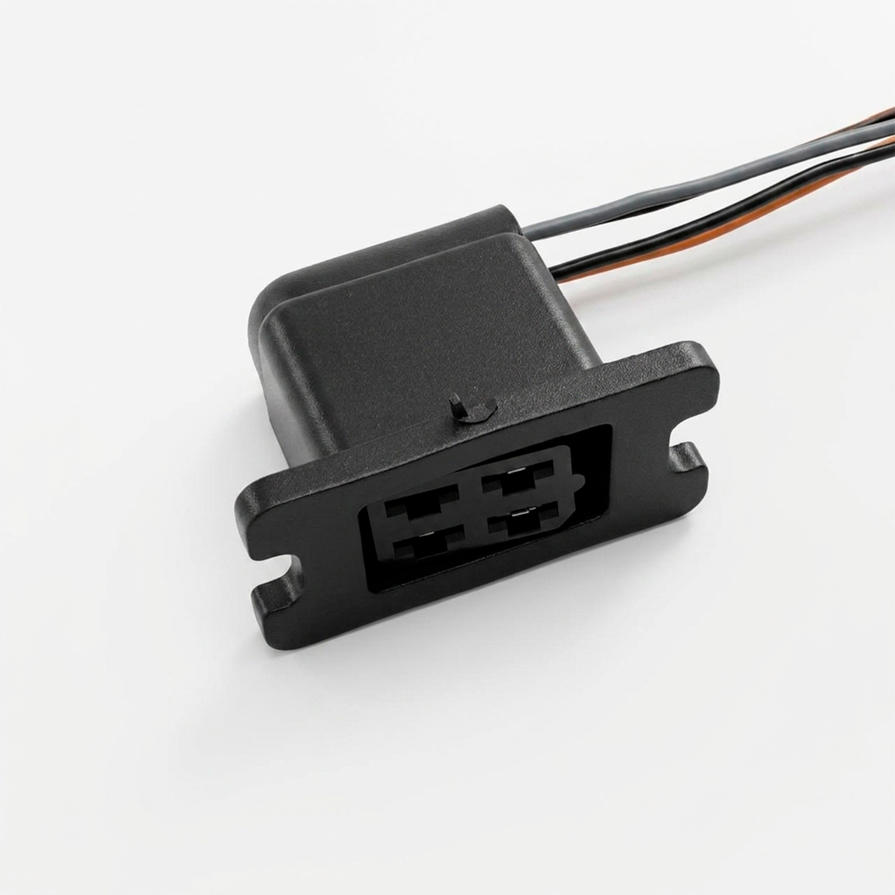 AX37303 Разъем 12058080 (4pin) 4 контакта к заднему фонарю (с пыльником 5320-3716017) для ЗИЛ, Камаз, МАЗ, GAZ, UAZ.